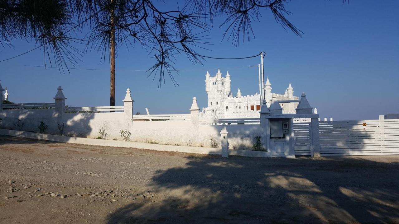 Snow White Castle Apartment Kiotári Kültér fotó